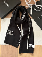 Chanel Style Contrast-Edge Knit Scarf product detail 2