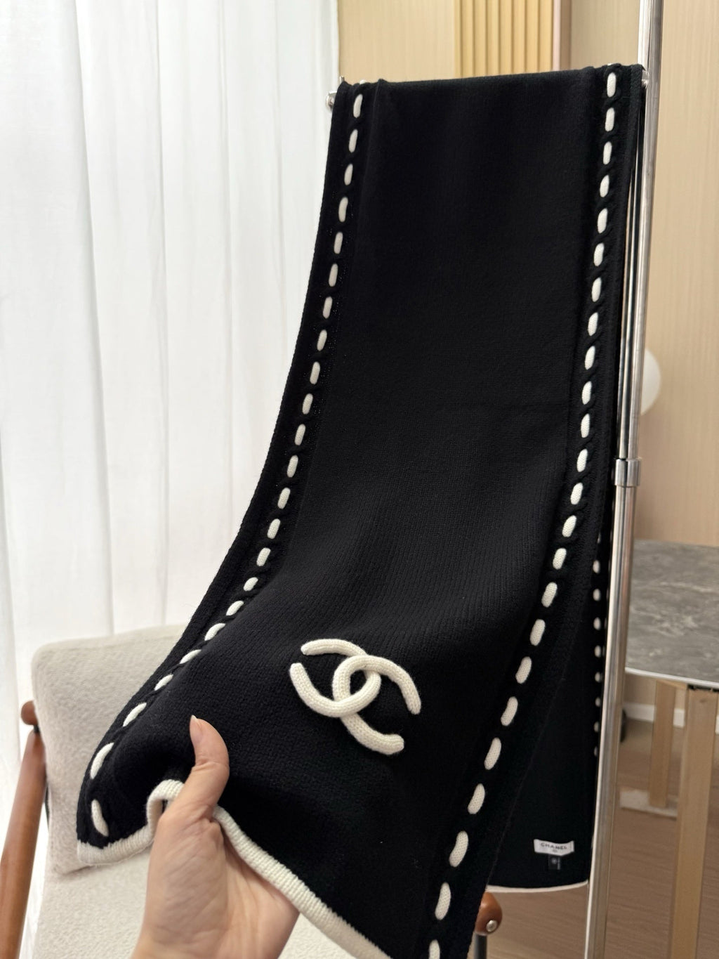 Chanel Style Contrast-Stitch Knit Scarf product detail 9