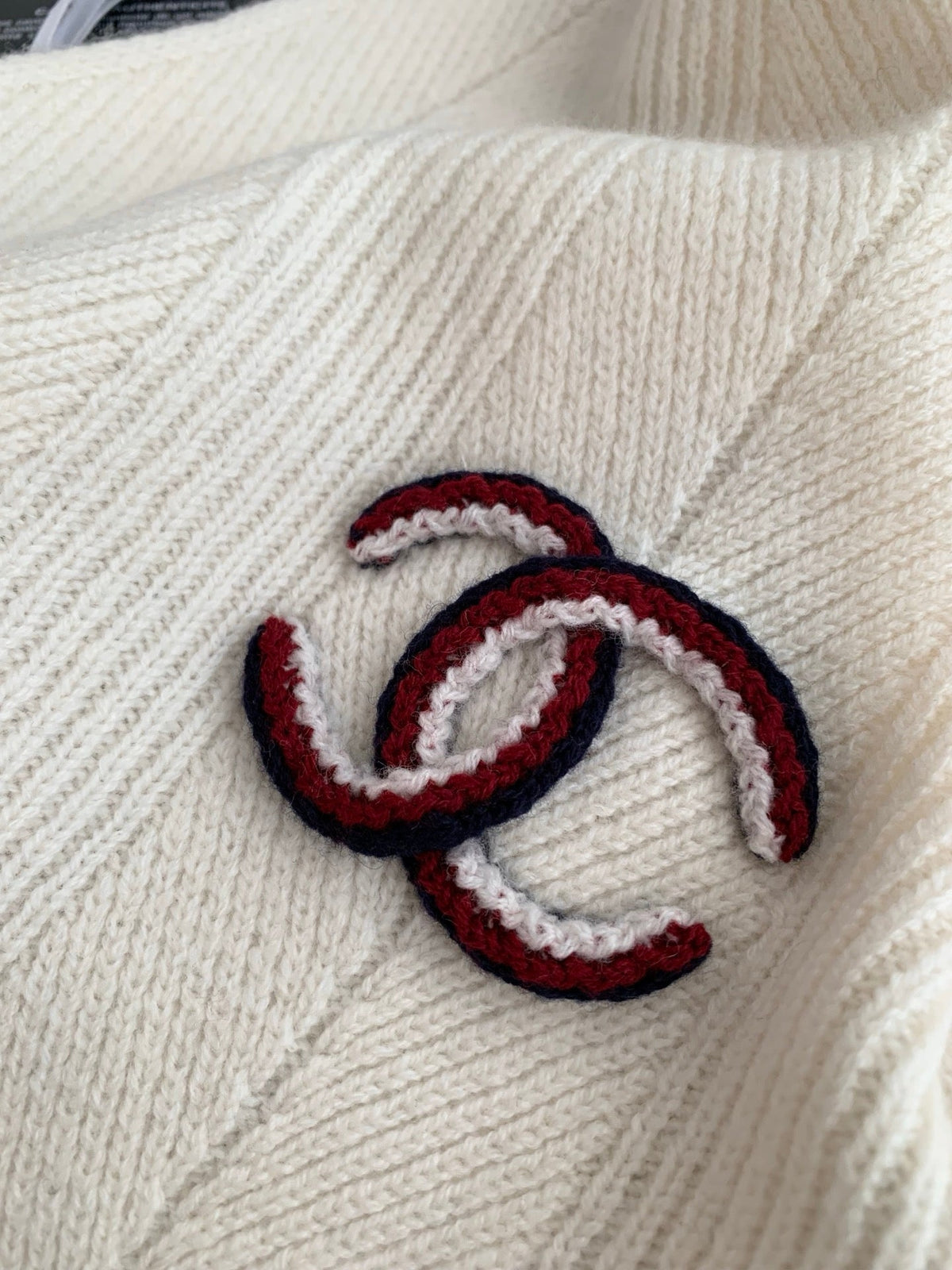 Chanel Style Ivory Rib-Knit Scarf and Beanie Set product detail 5