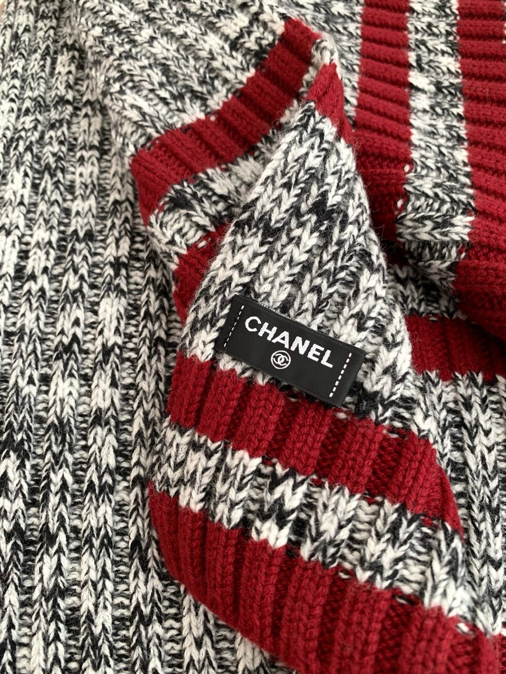Chanel Style Marled Knit Scarf and Beanie Set product detail 5
