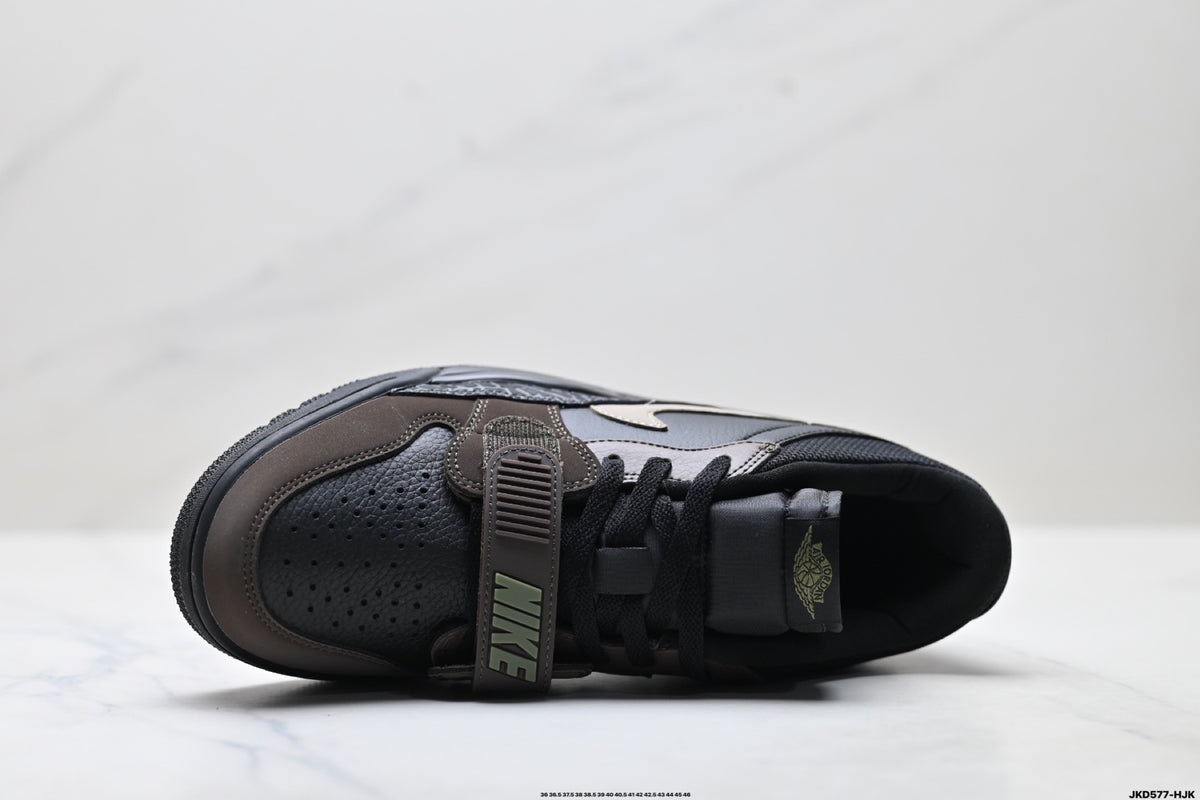 Jordan Legacy 312 Low Triple Black sneakers detail view 2