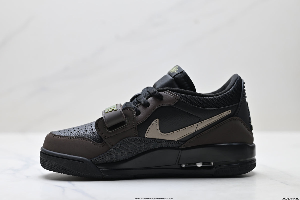 Jordan Legacy 312 Low Triple Black sneakers detail view 3