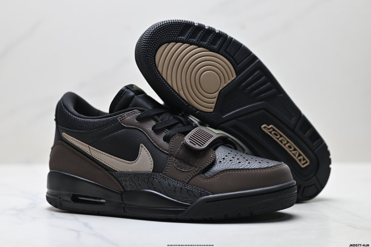 Jordan Legacy 312 Low Triple Black sneakers detail view 5