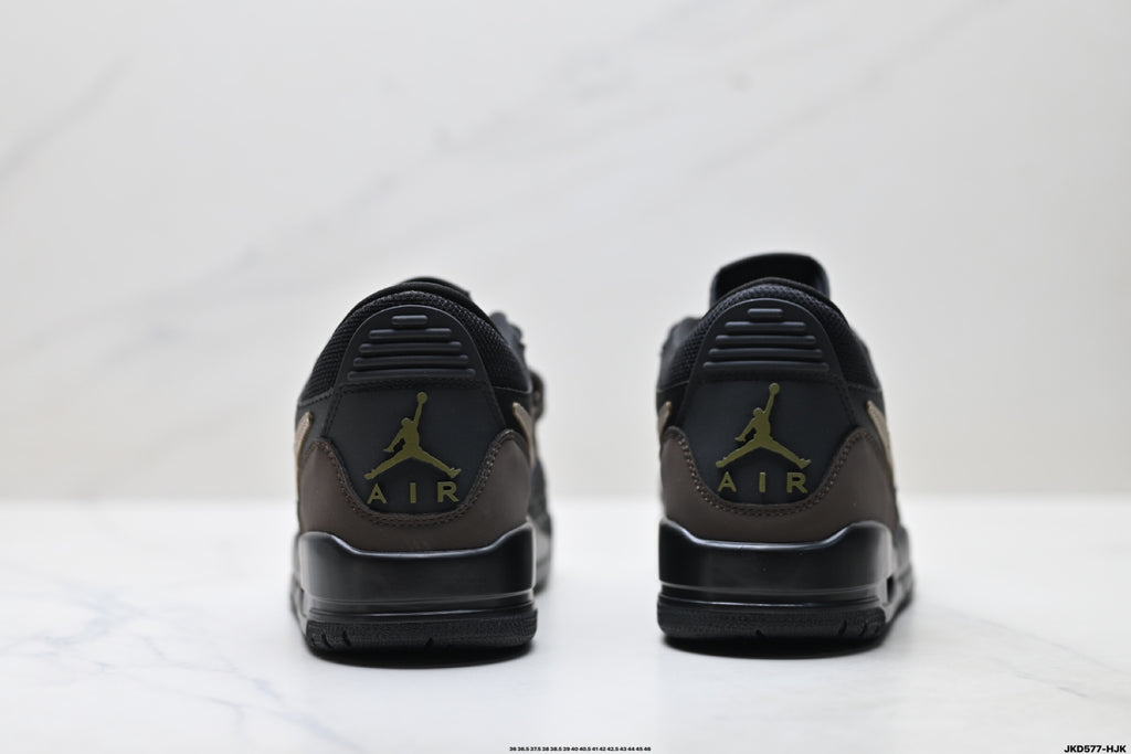 Jordan Legacy 312 Low Triple Black sneakers detail view 6