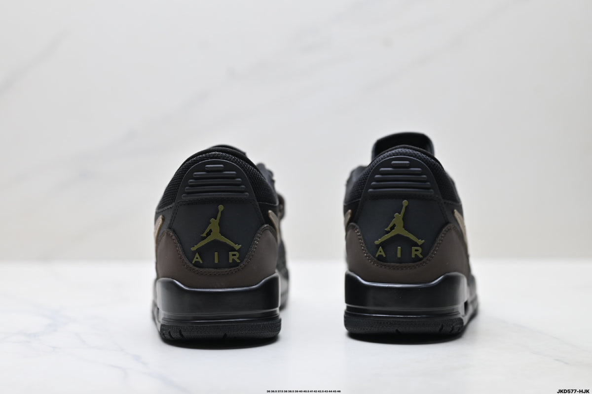 Jordan Legacy 312 Low Triple Black sneakers detail view 6