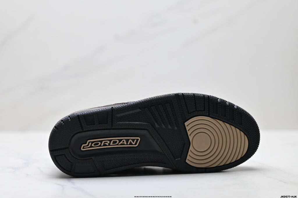 Jordan Legacy 312 Low Triple Black sneakers detail view 8