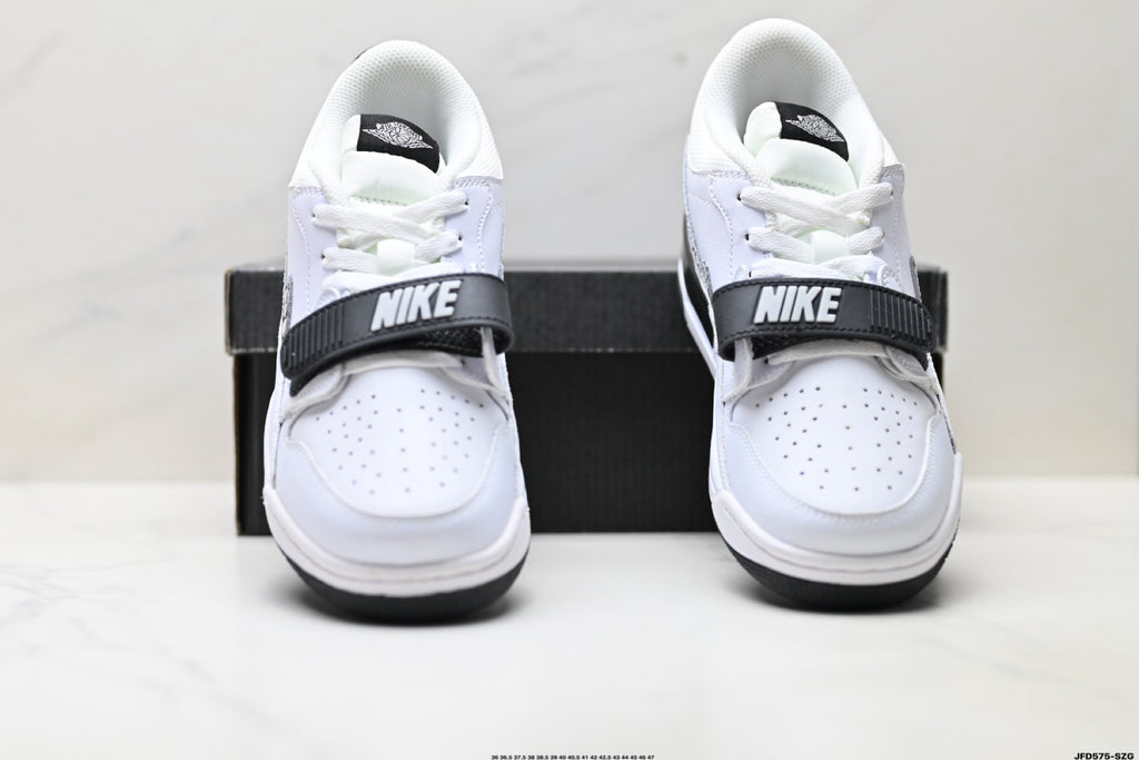 Jordan Legacy 312 Low White Black Cement Grey sneakers detail view 7