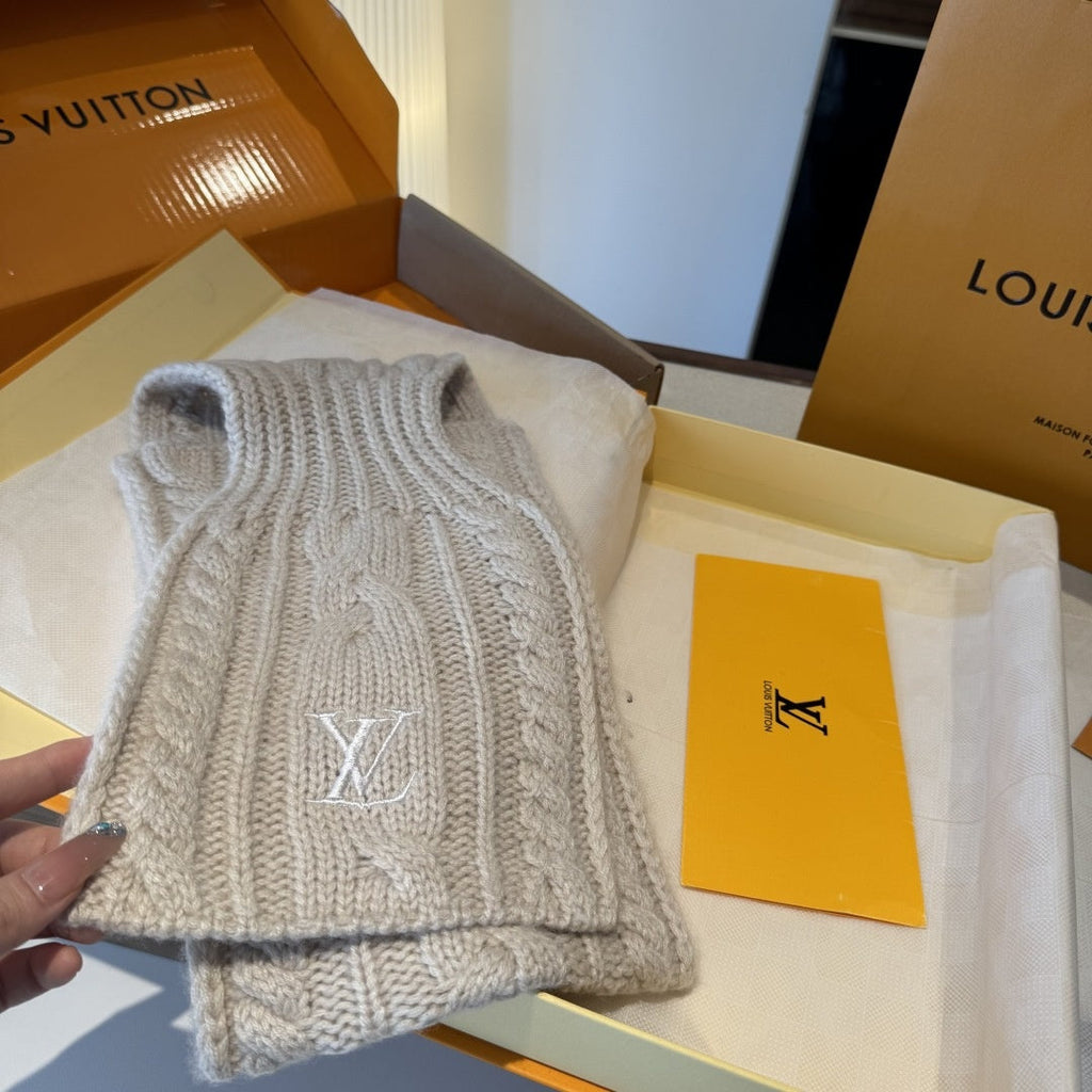 Louis Vuitton Style Cable-Knit Scarf and Beanie Set product detail 2