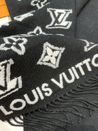 Louis Vuitton Style Monogram Knit Scarf product detail 8