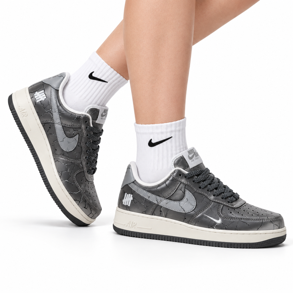 Nike Air Force 1 '07 LV8 Cracked Graphic Low-Top Sneakers – Metallic Grey