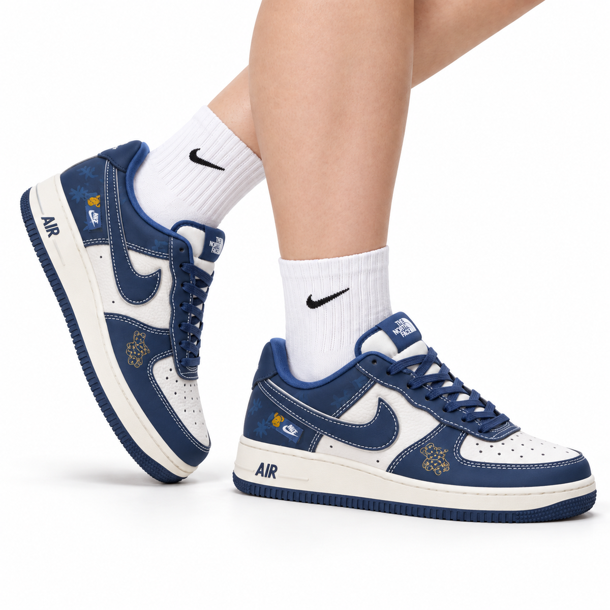 Nike Air Force 1 '07 LV8 Graphic Low-Top Sneakers – Navy/White