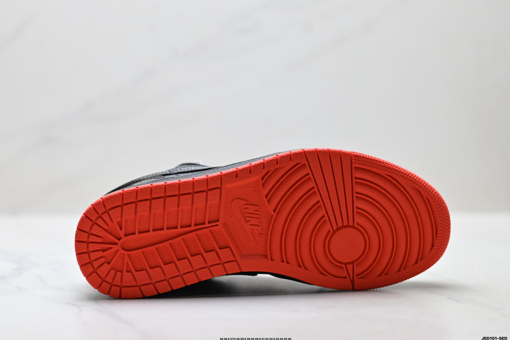 Nike Low-Top Sneakers Black Red Unisex Style 33 detail view 9
