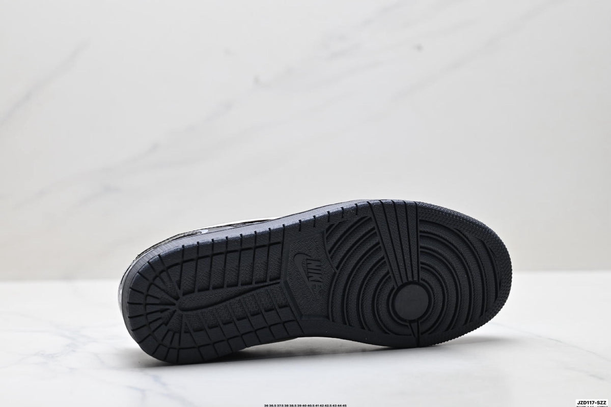 Nike Low-Top Sneakers Black Silver Monogram Unisex Collaboration Edition Style 15 detail view 9