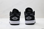 Nike Low-Top Sneakers Black White Unisex Style 32 detail view 7