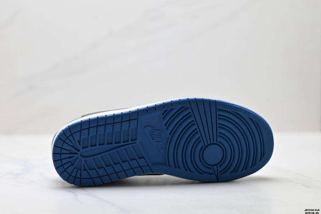Nike Low-Top Sneakers Blue White Unisex Collaboration Edition Style 62 detail view 9