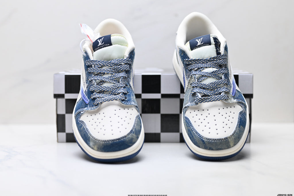 Nike Low-Top Sneakers Blue White Graphic Alt Unisex Collaboration Edition Style 21 detail view 8
