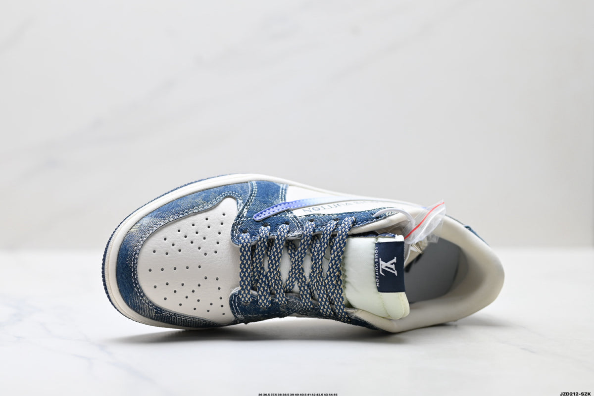 Nike Low-Top Sneakers Blue White Graphic Unisex Collaboration Edition Style 20 detail view 3