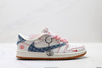Nike Low-Top Sneakers Blue White Graphic V2 Unisex Collaboration Edition Style 22 detail view 5