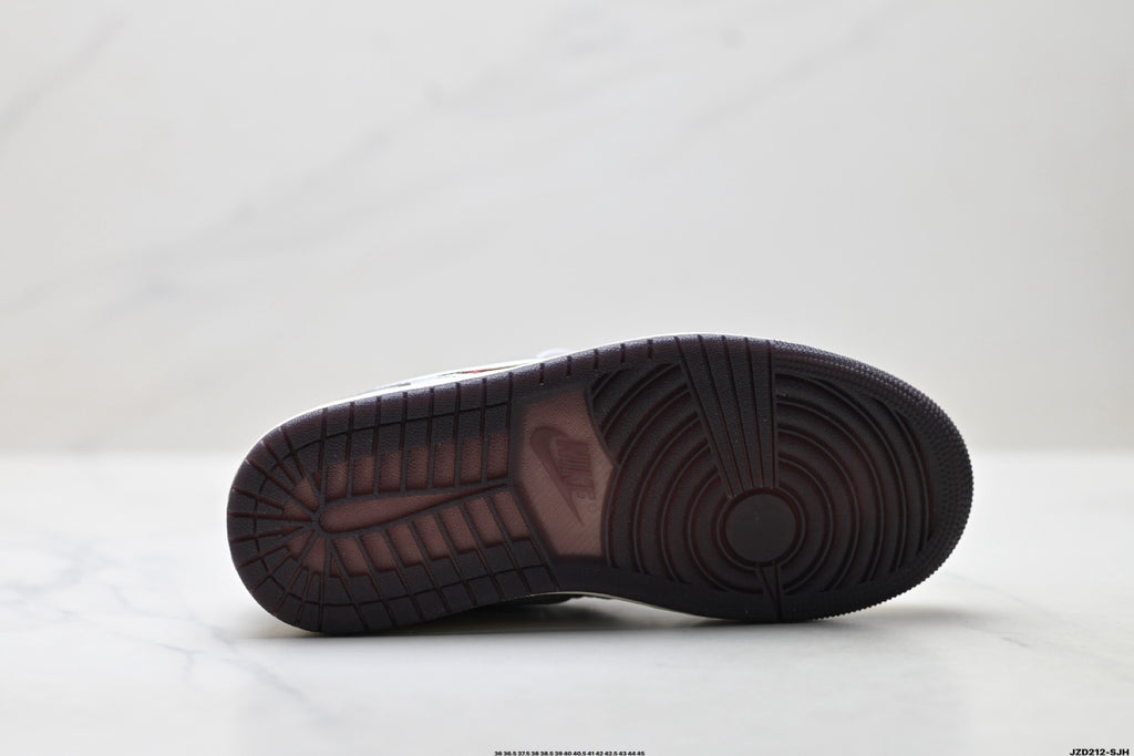 Nike Low-Top Sneakers Burgundy Silver Unisex Collaboration Edition Style 12 detail view 9