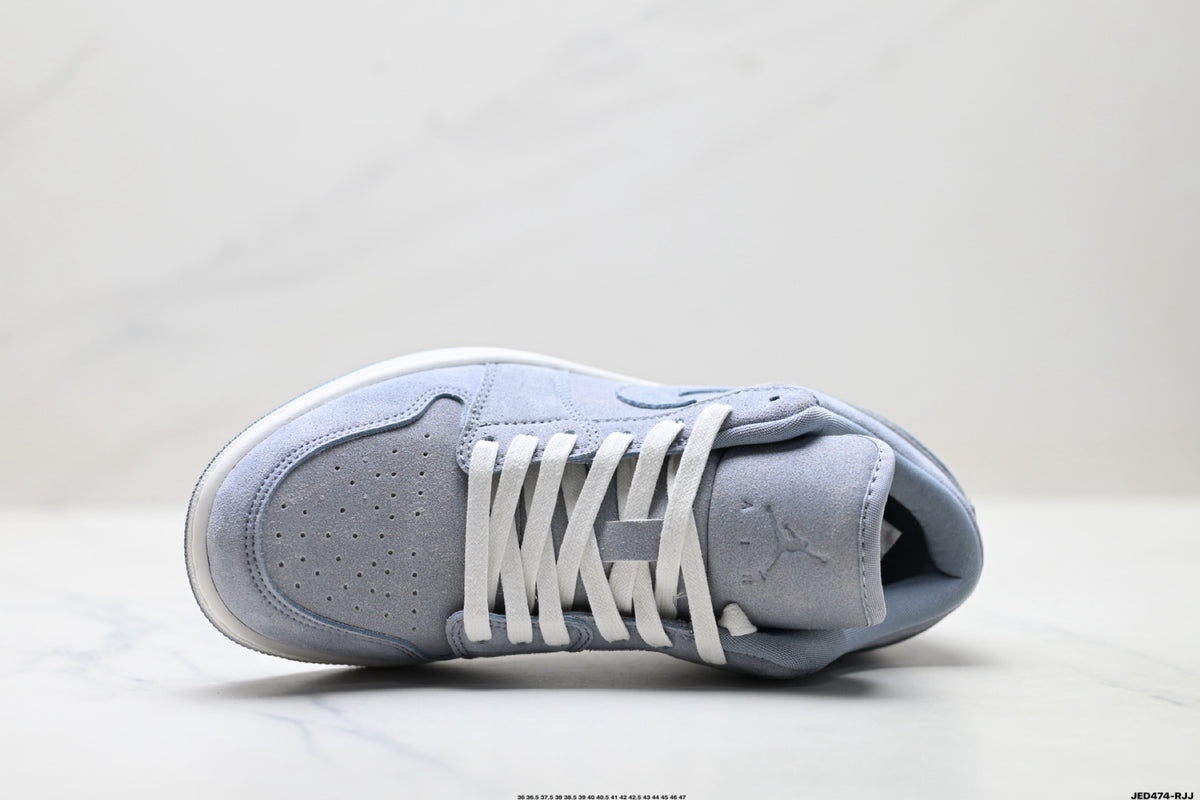 Nike Low-Top Sneakers Light Gray White Unisex Collaboration Edition Style 61 detail view 3