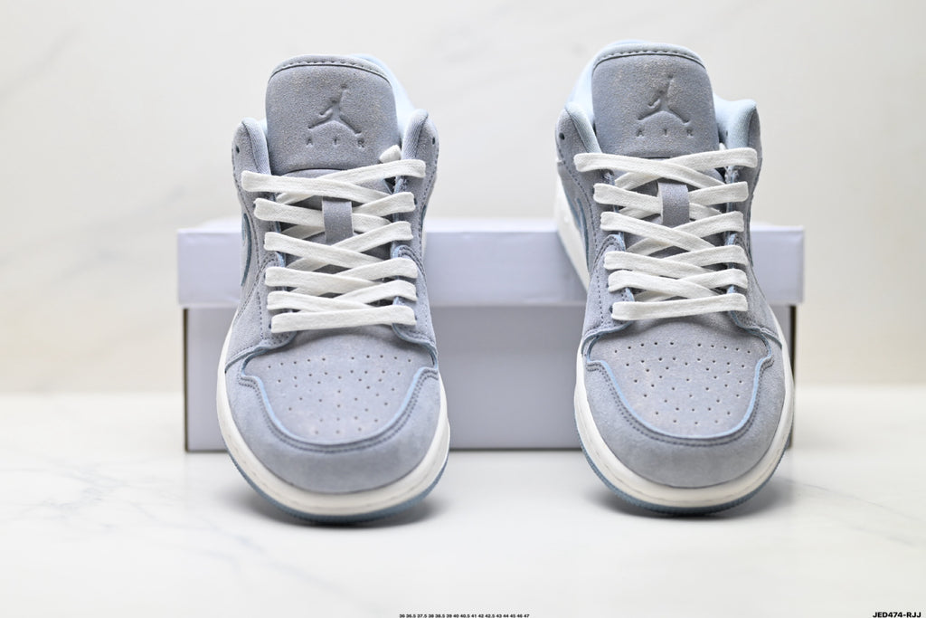 Nike Low-Top Sneakers Light Gray White Unisex Collaboration Edition Style 61 detail view 8