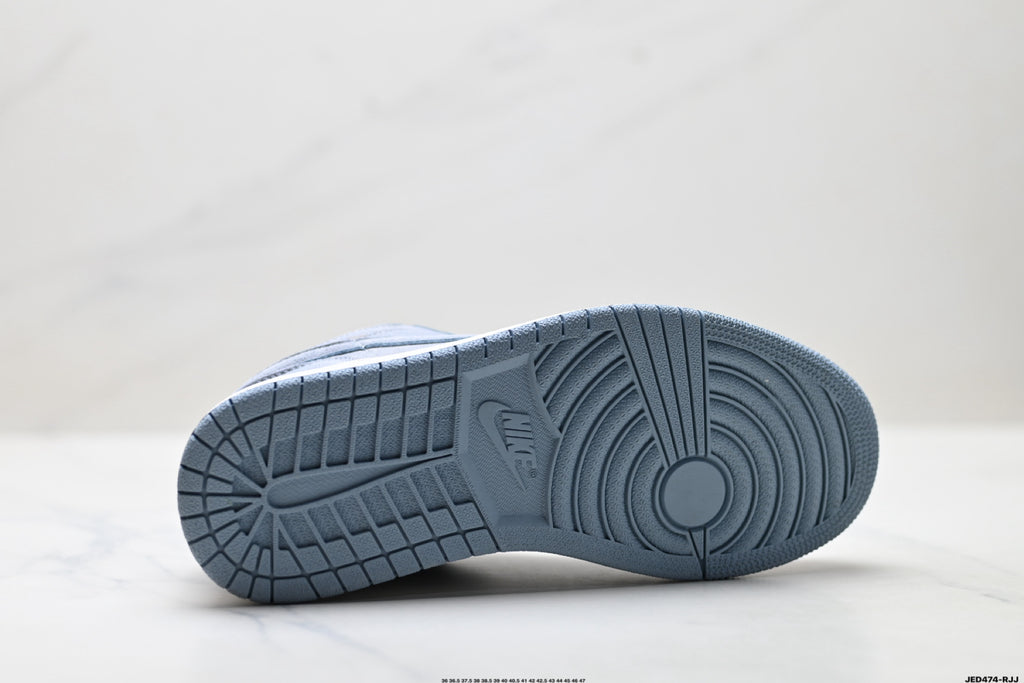 Nike Low-Top Sneakers Light Gray White Unisex Collaboration Edition Style 61 detail view 9