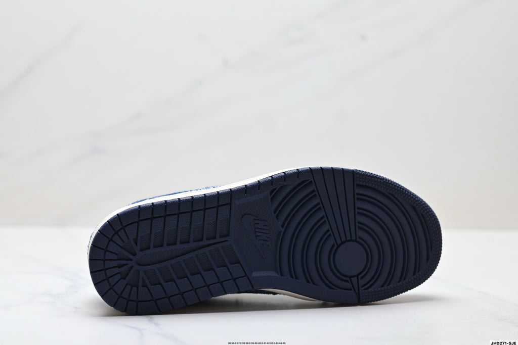 Nike Low-Top Sneakers Navy Denim Unisex Collaboration Edition Style 07 detail view 9