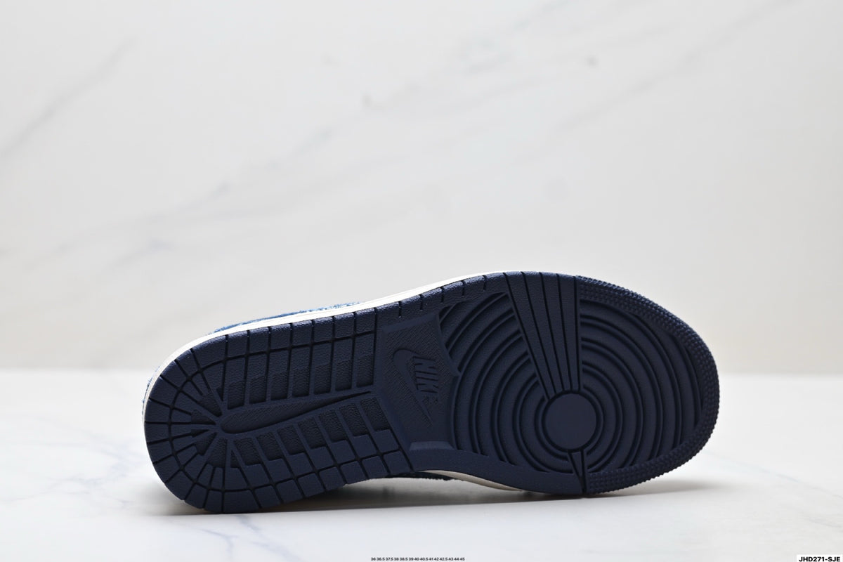 Nike Low-Top Sneakers Navy Denim Unisex Collaboration Edition Style 07 detail view 9