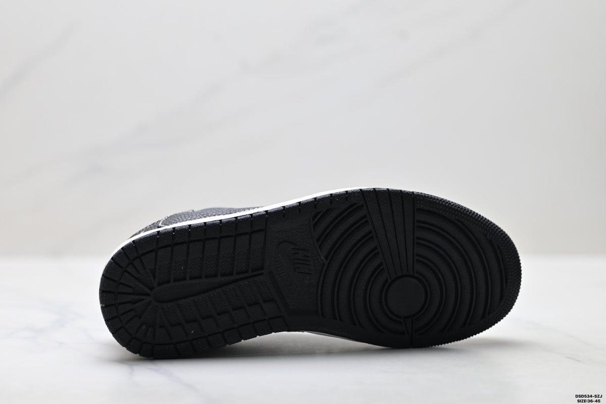 Nike Low-Top Sneakers Triple Black Monogram Unisex Collaboration Edition Style 13 detail view 9