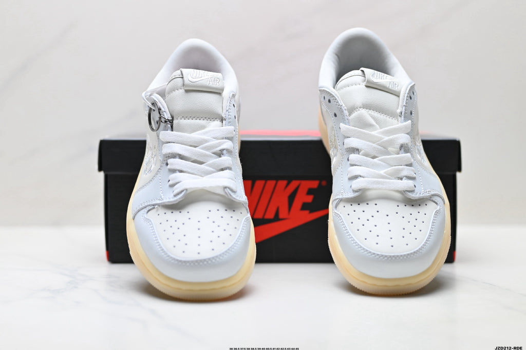 Nike Low-Top Sneakers White Beige Gum Unisex Style 47 detail view 8