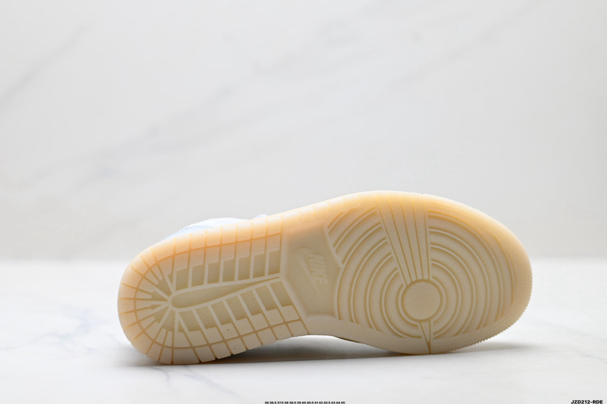 Nike Low-Top Sneakers White Beige Gum Unisex Style 47 detail view 9