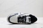 Nike Low-Top Sneakers White Black Cartoon Unisex Collaboration Edition Style 34 detail view 3