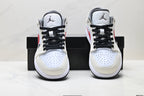 Nike Low-Top Sneakers White Black Red Unisex Collaboration Edition Style 58 detail view 8
