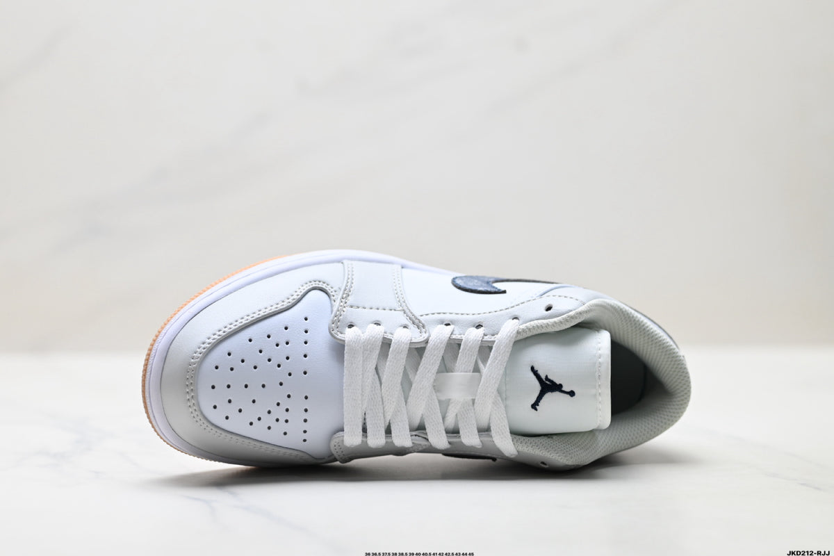 Nike Low-Top Sneakers White Gray Unisex Collaboration Edition Style 59 detail view 3