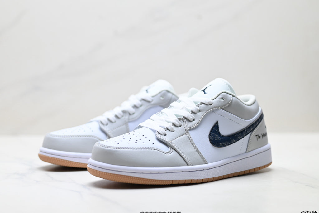 Nike Low-Top Sneakers White Gray Unisex Collaboration Edition Style 59 detail view 5