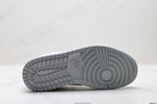 Nike Low-Top Sneakers White Gray Cartoon Unisex Collaboration Edition Style 35 detail view 9