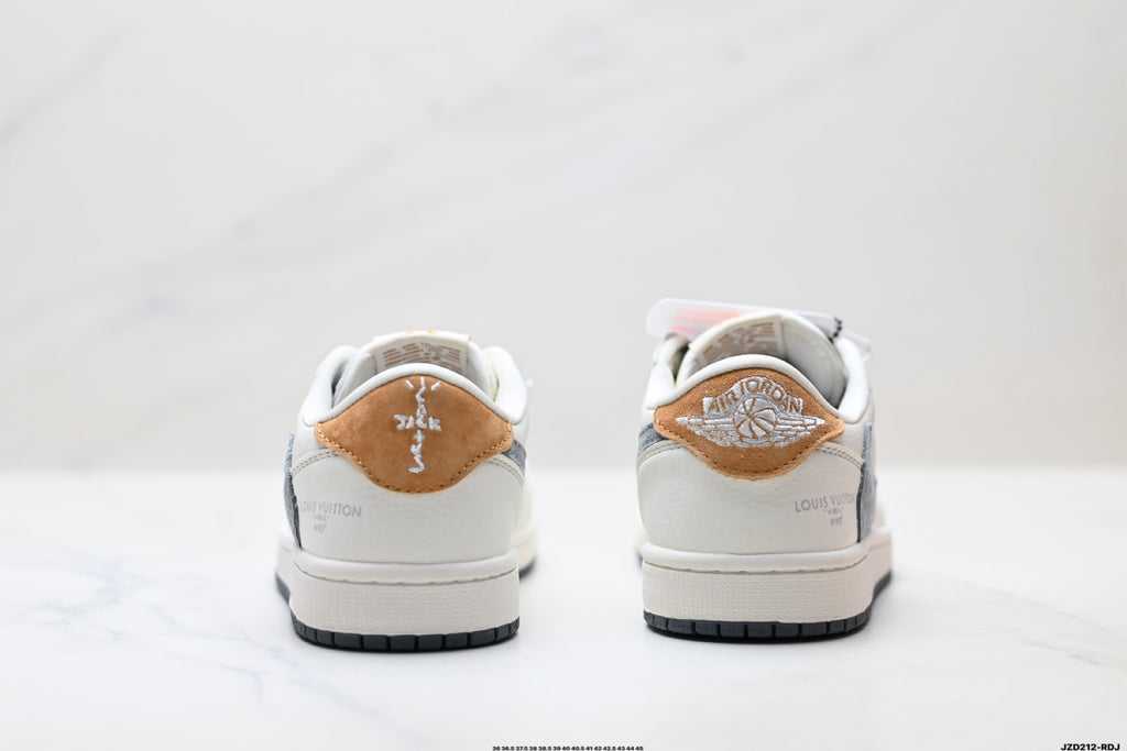 Nike Low-Top Sneakers White Gray Print Unisex Collaboration Edition Style 38 detail view 7