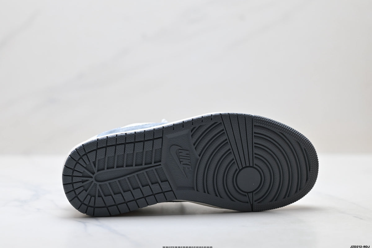 Nike Low-Top Sneakers White Gray Print Unisex Collaboration Edition Style 38 detail view 9