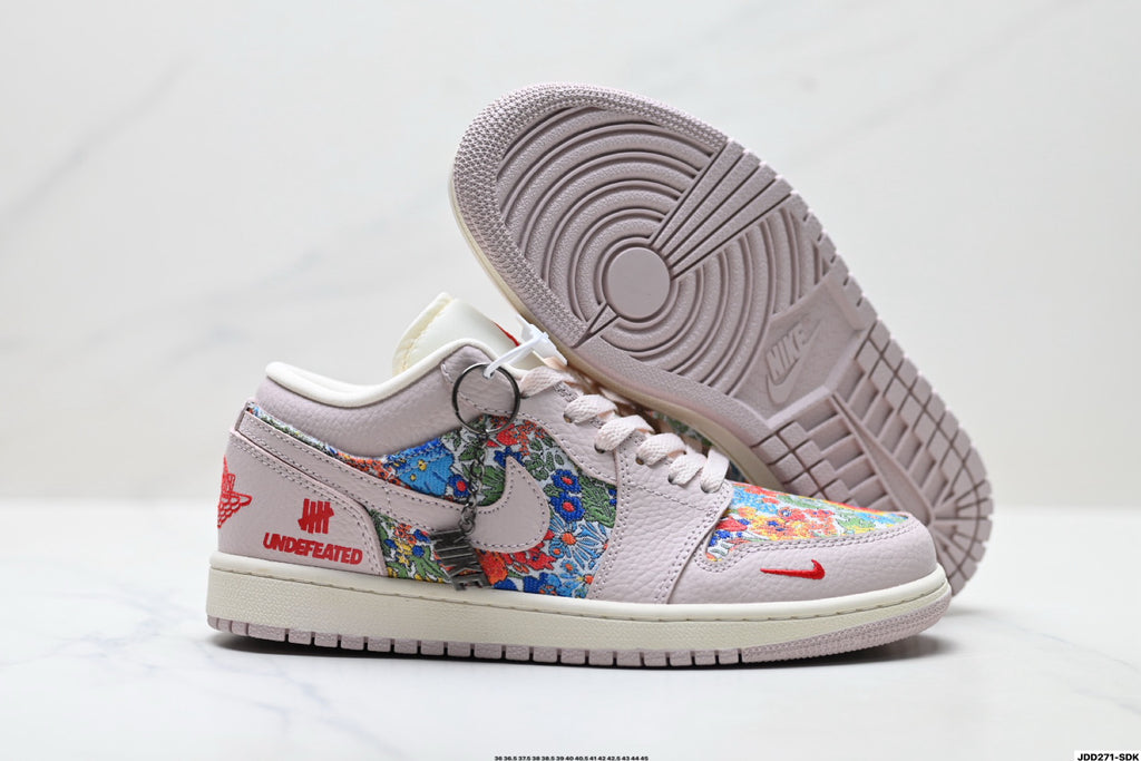 Nike Low-Top Sneakers White Multicolor Monogram Unisex Collaboration Edition Style 02 detail view 6