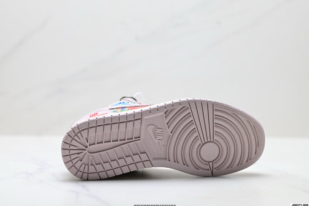 Nike Low-Top Sneakers White Multicolor Monogram Unisex Collaboration Edition Style 02 detail view 9