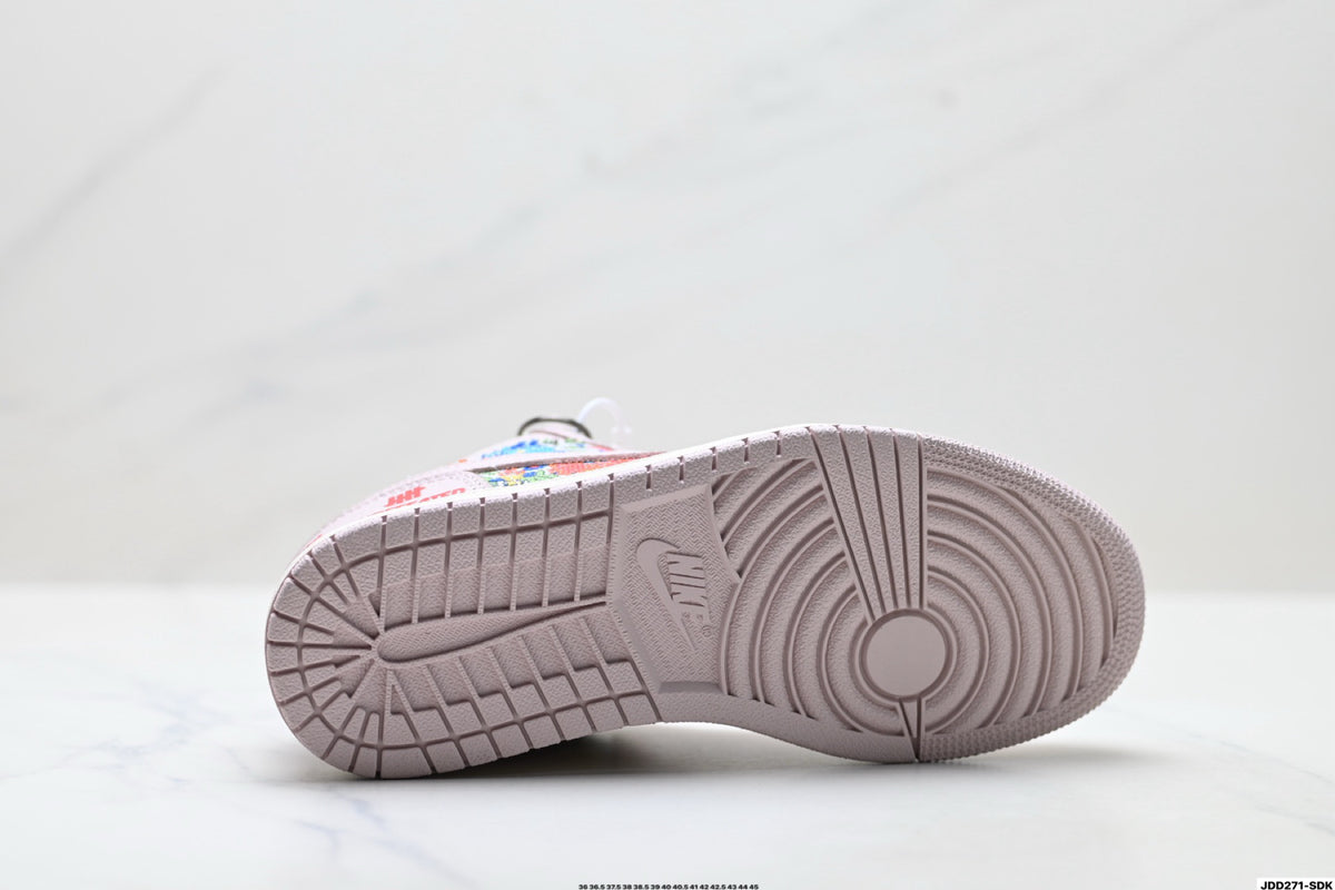 Nike Low-Top Sneakers White Multicolor Monogram Unisex Collaboration Edition Style 02 detail view 9