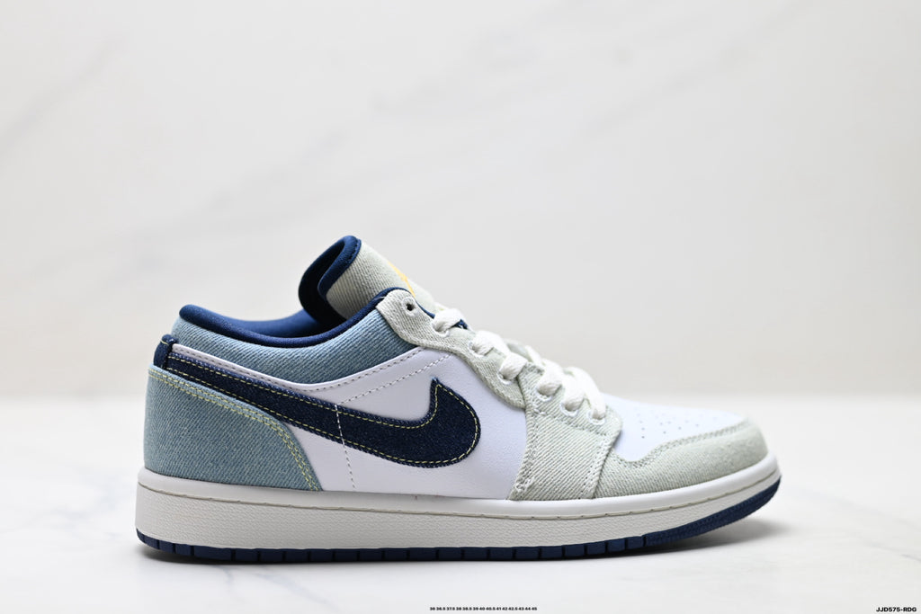 Nike Low-Top Sneakers White Navy Unisex Style 51 detail view 2