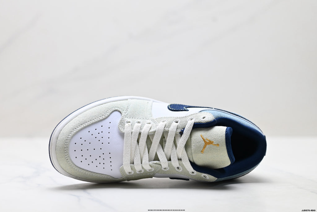 Nike Low-Top Sneakers White Navy Unisex Style 51 detail view 3
