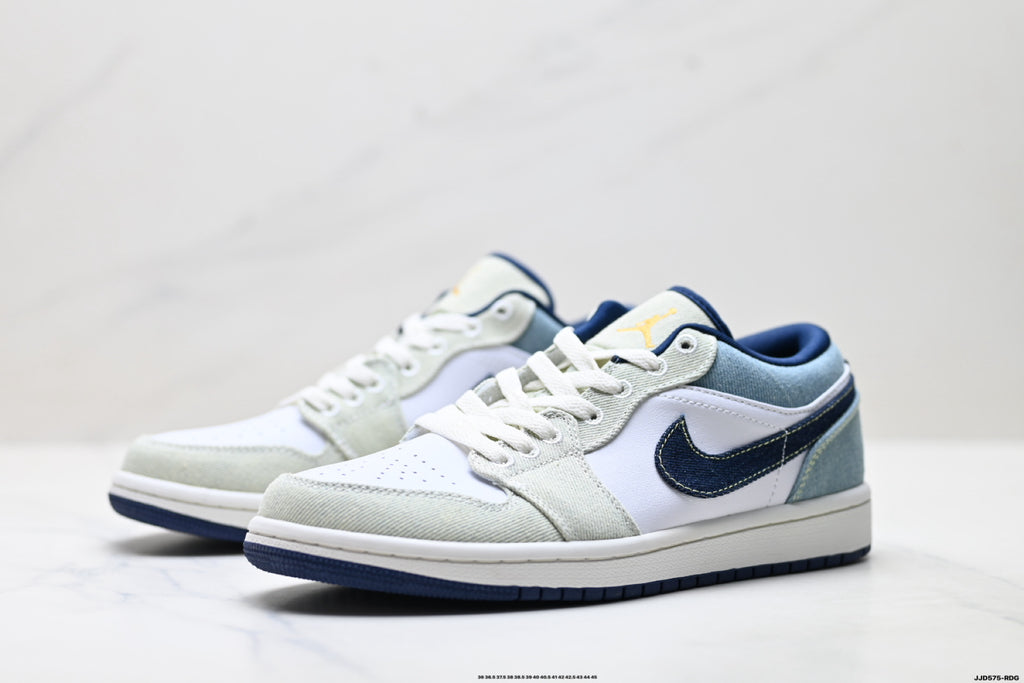 Nike Low-Top Sneakers White Navy Unisex Style 51 detail view 5
