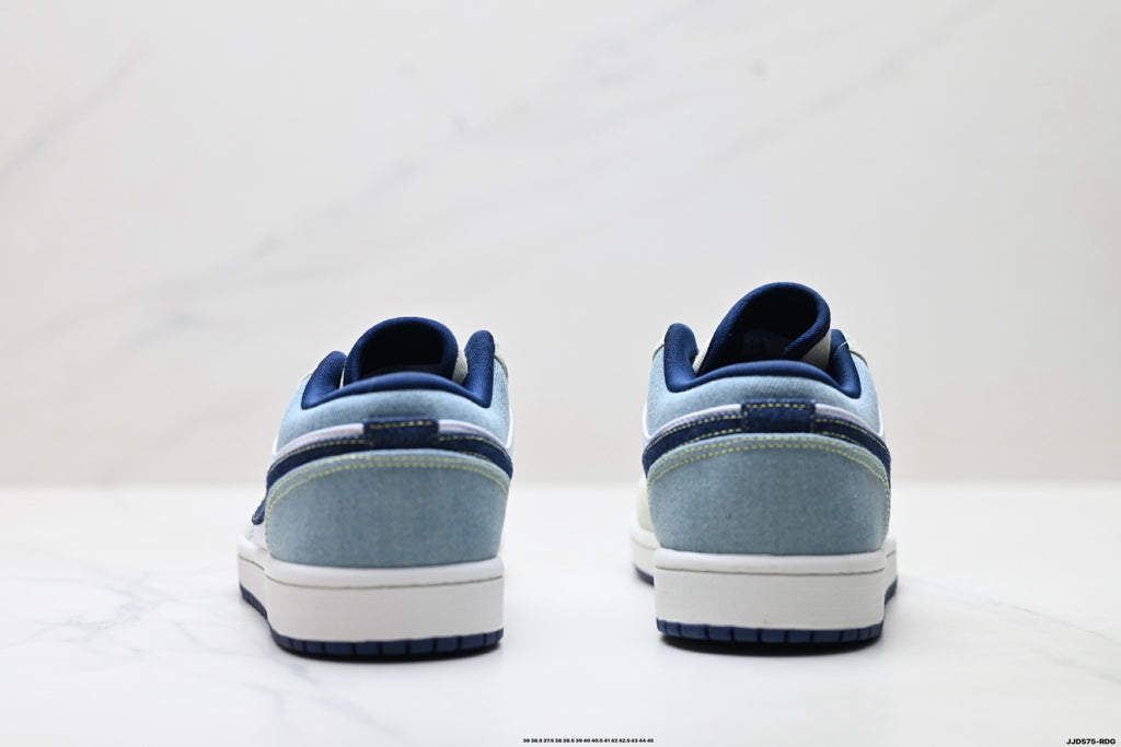 Nike Low-Top Sneakers White Navy Unisex Style 51 detail view 7
