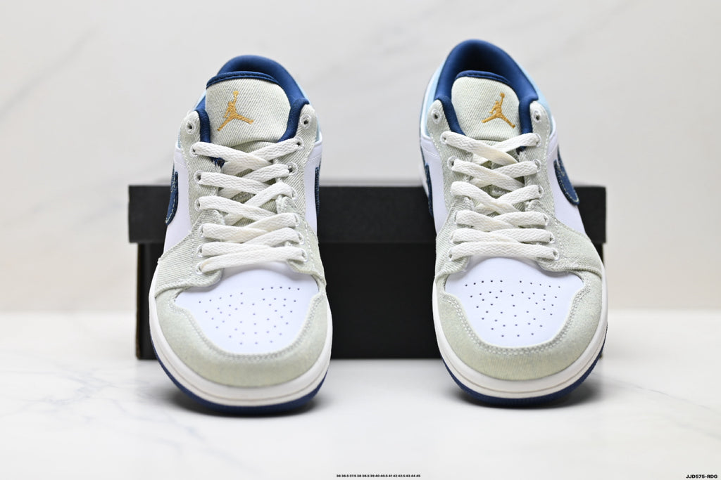 Nike Low-Top Sneakers White Navy Unisex Style 51 detail view 8