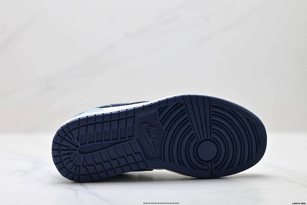 Nike Low-Top Sneakers White Navy Unisex Style 51 detail view 9