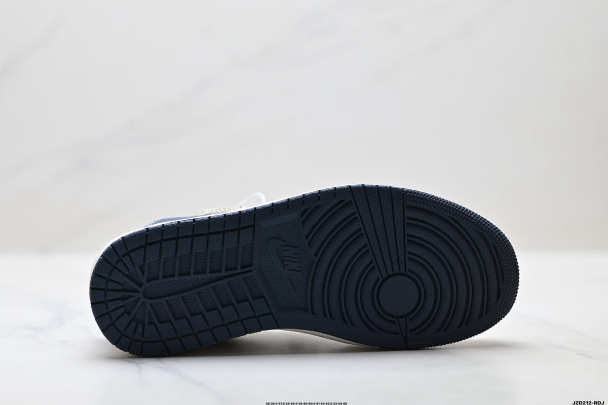Nike Low-Top Sneakers White Navy Print Alt Unisex Collaboration Edition Style 39 detail view 9