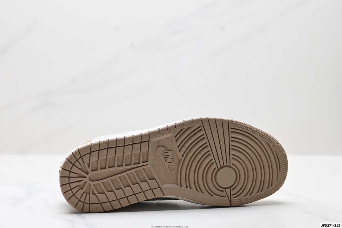 Nike Low-Top Sneakers White Tan Monogram Unisex Collaboration Edition Style 05 detail view 9